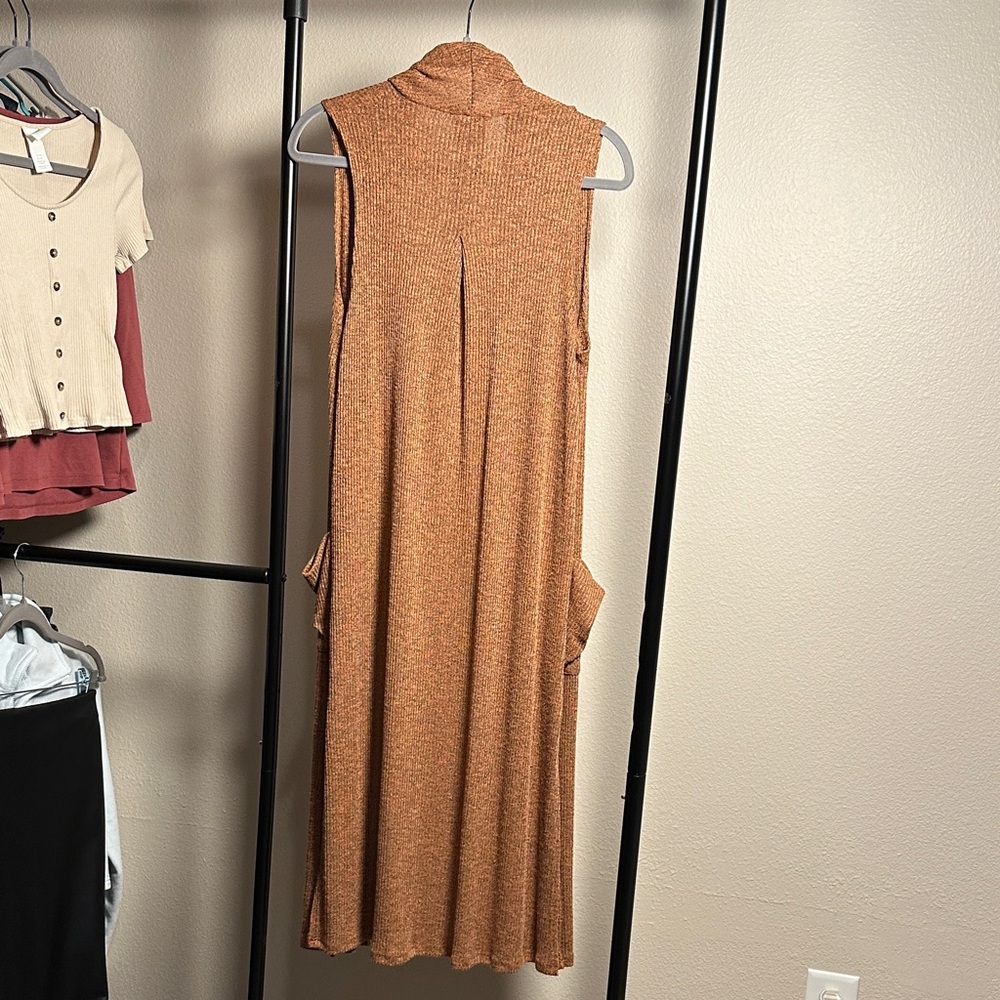 Orange Creek Textured Knit Vest - Picture 4 of 4